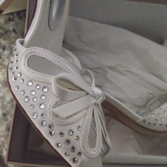 New Ivory Satin Rhinestone Sandals - Picture 3 of 8